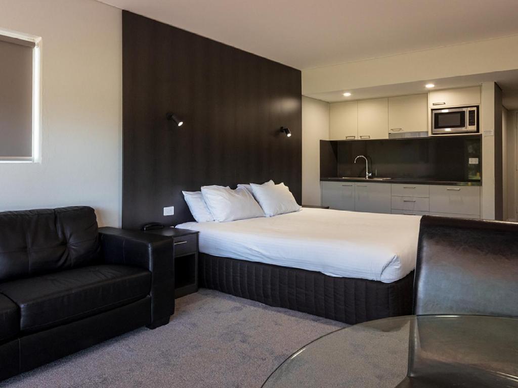 Hotel Yarrawonga Mulwala Golf Club Exterior foto Studio apartment